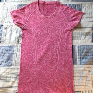 Lululemon shirt, size 4, pink rose pattern